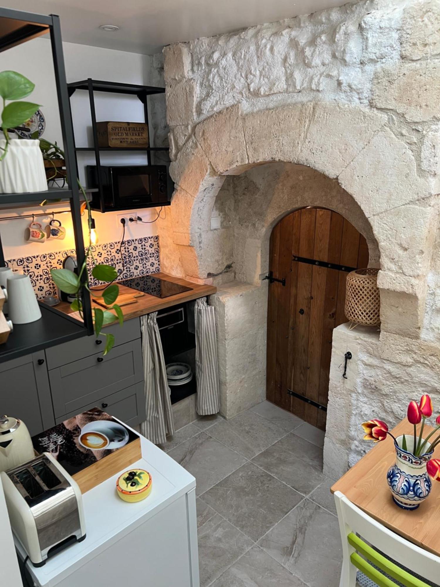 Entire Apartment With Swimming Pool Near Aubeterre Saint-Romain  Экстерьер фото