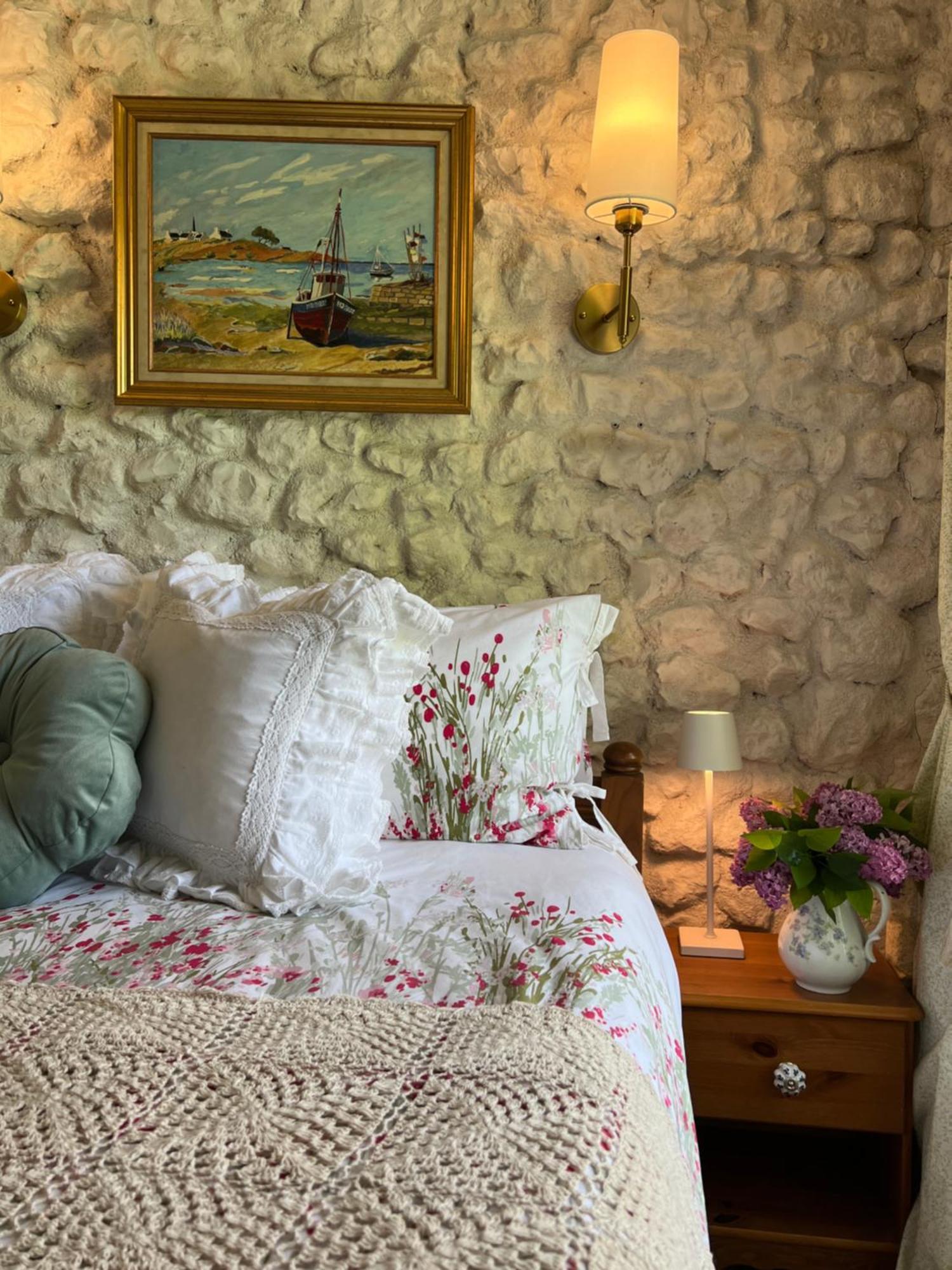 Entire Apartment With Swimming Pool Near Aubeterre Saint-Romain  Экстерьер фото